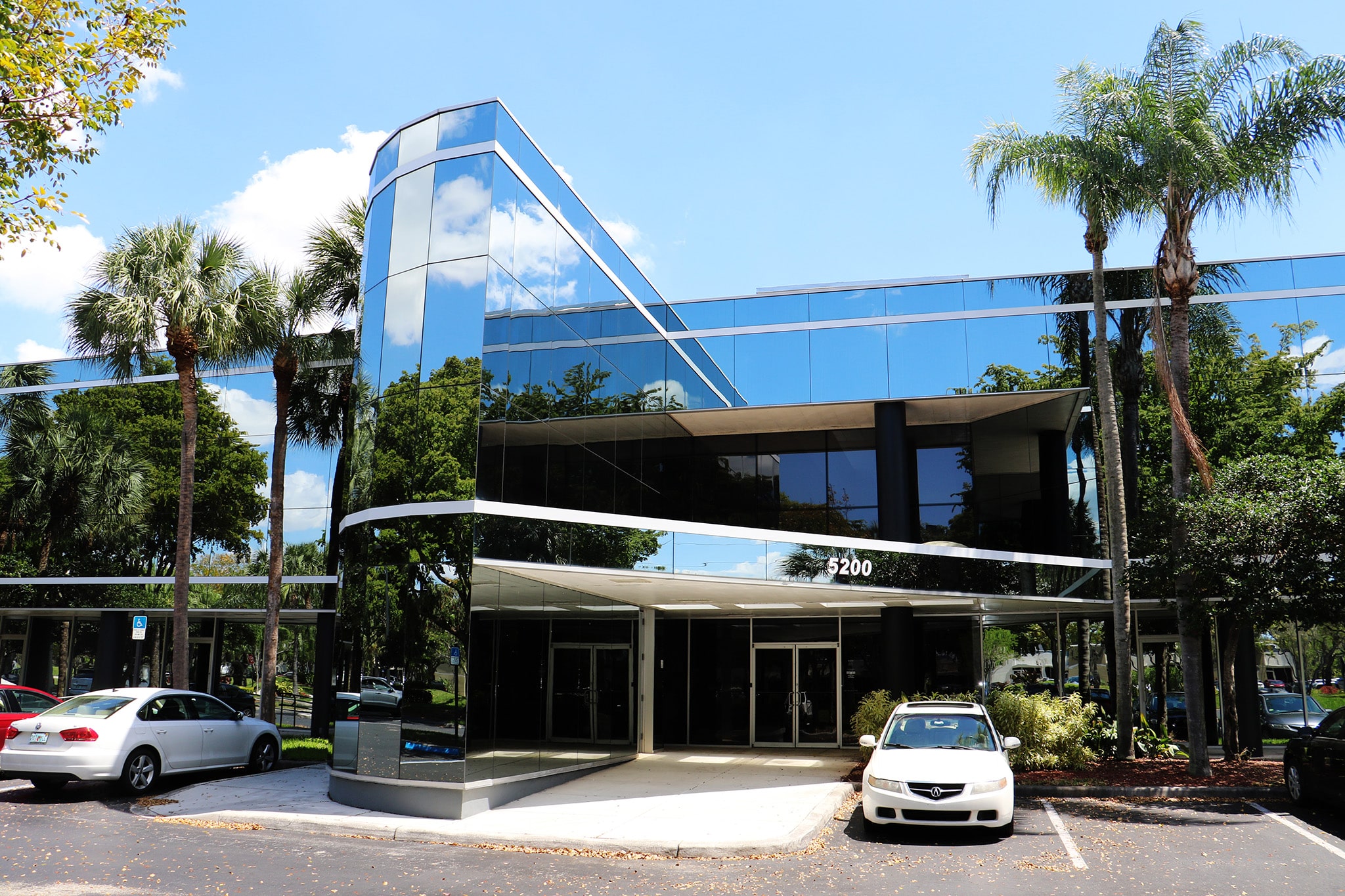 YMP Acquires Lakeshore Business Center in Fort Lauderdale